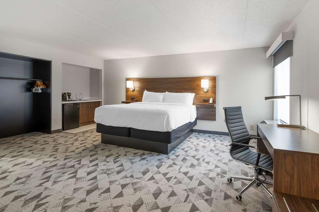 Best Western Plus Harrisonburg Hotel Стая снимка