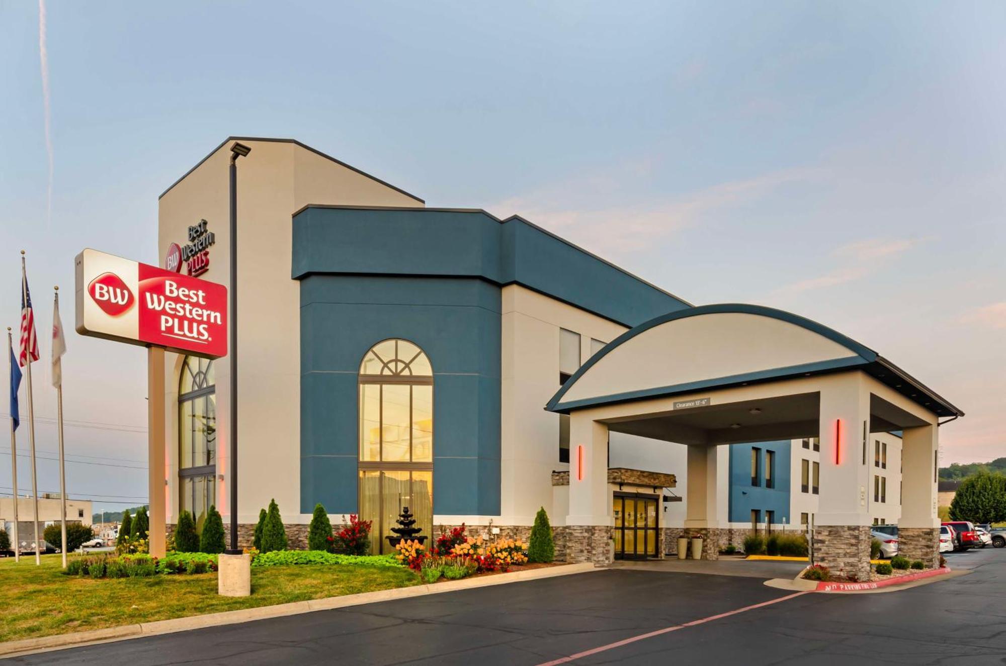 Best Western Plus Harrisonburg Hotel Екстериор снимка